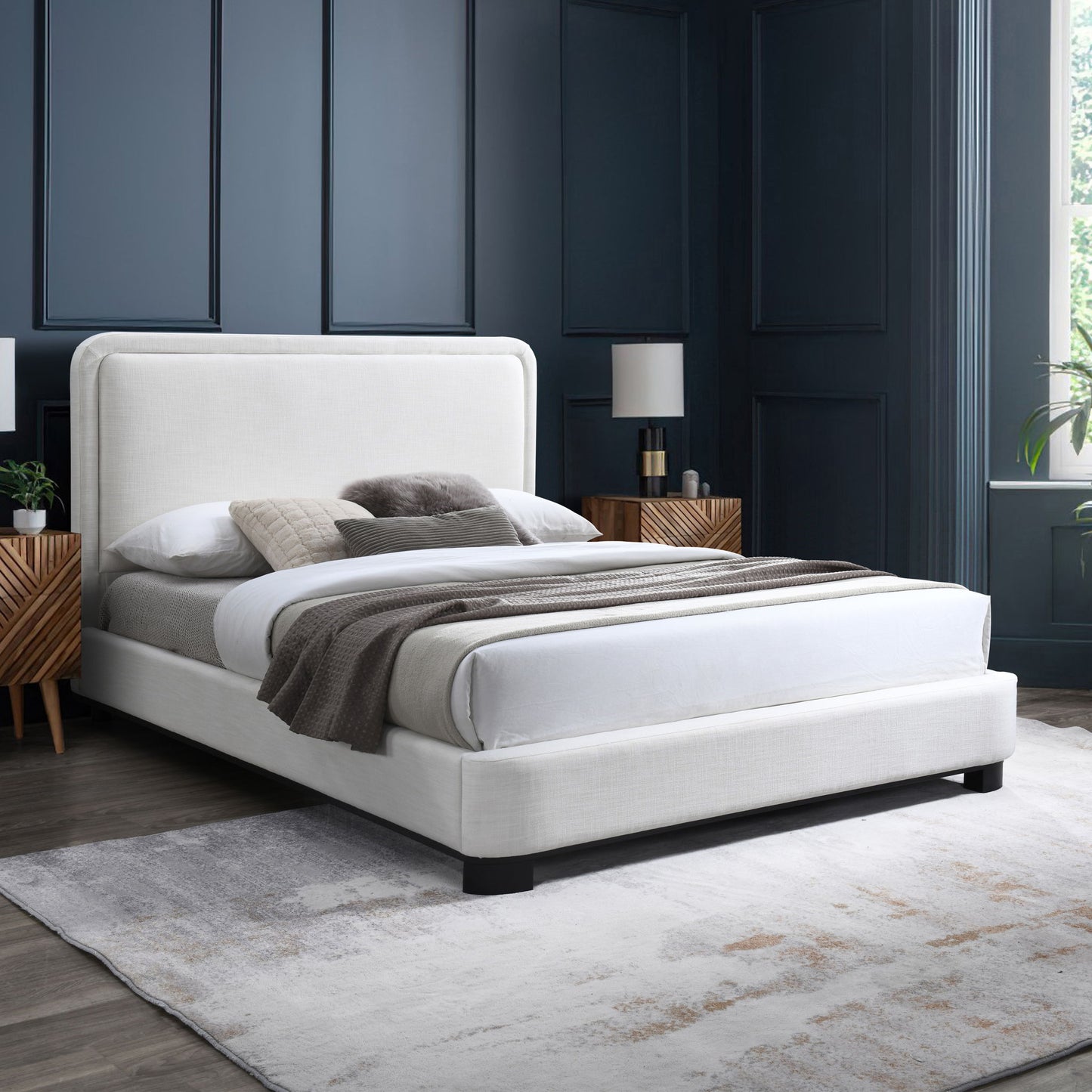 Nolita - Bed With Black Base